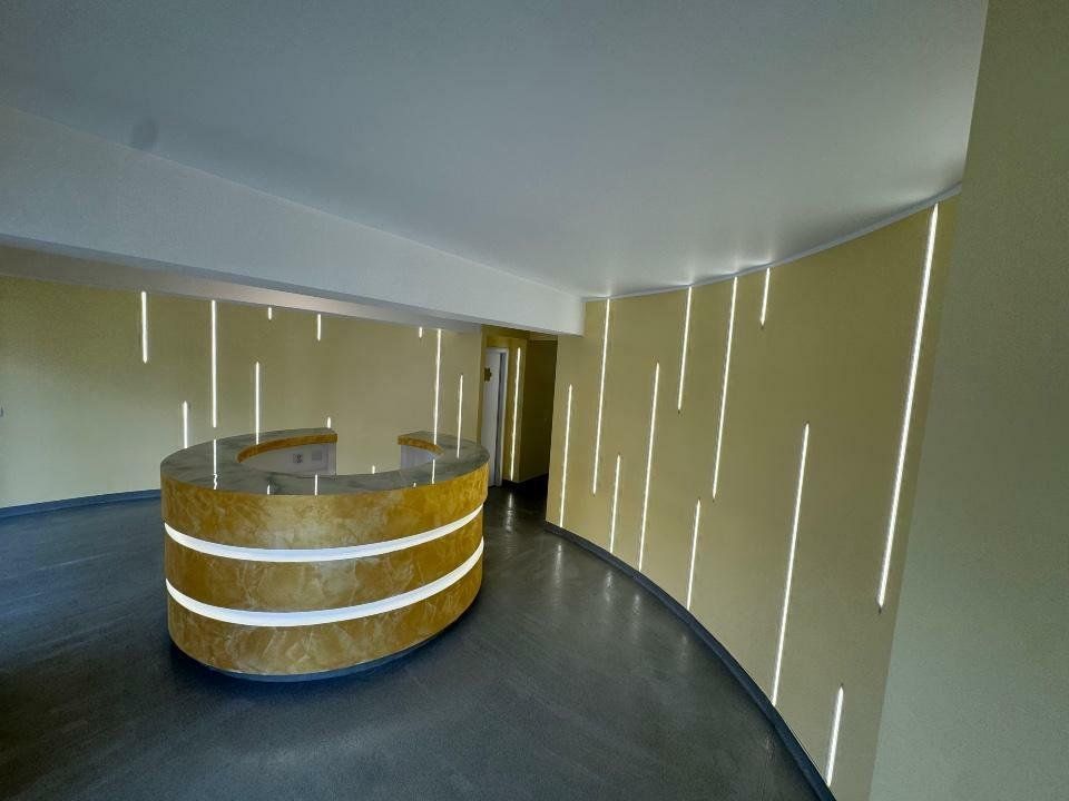 Spaţiu com. Clinica Stomatologică  în faţa staţiei STb S170 - Poză 3