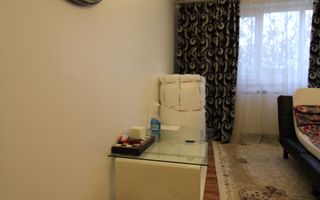 Zona Lipovei, 3 camere, centrala proprie. - Poză 2