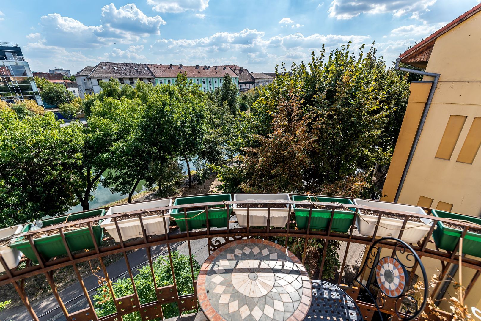 3 camere în Palatul Gemeinhardt, pe malul Begăi | Timișoara - Poză 5