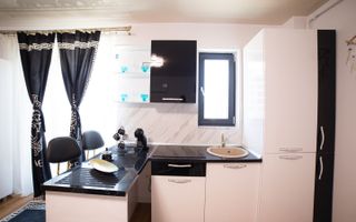 Apartament prima linie la mare, et.3 mobilat si utilat - Poză 5