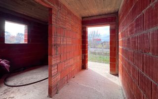 Casa P+M la rosu | 204 mp | 5 ari teren | compartimentare excelenta | Satulung. - Poză 3