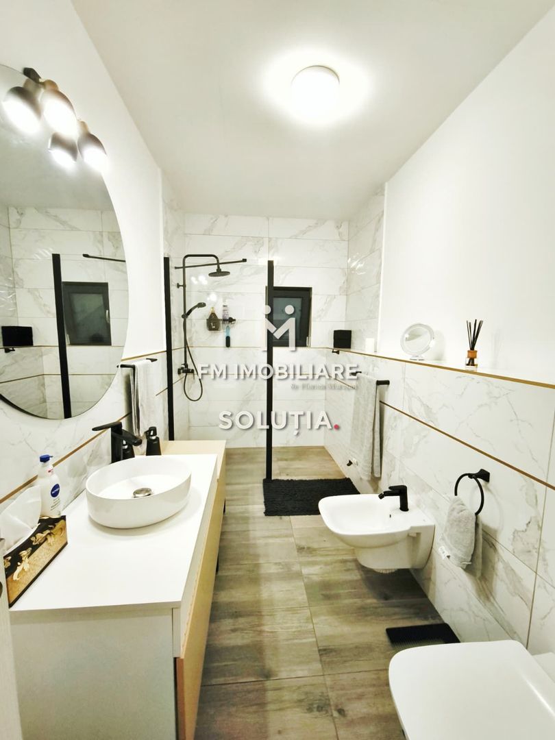 Casă deosebită, modernă și complet utilată în Săsar - Poză 19