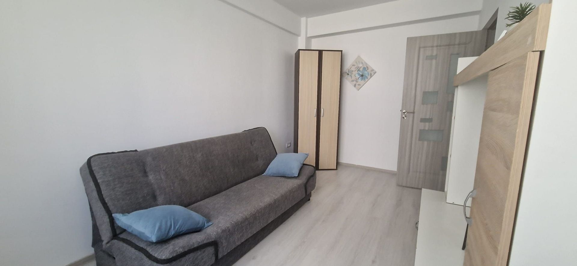 Apartament INTABULAT 2 camere 54 mp. mobilat 95000 euro - Poză 2