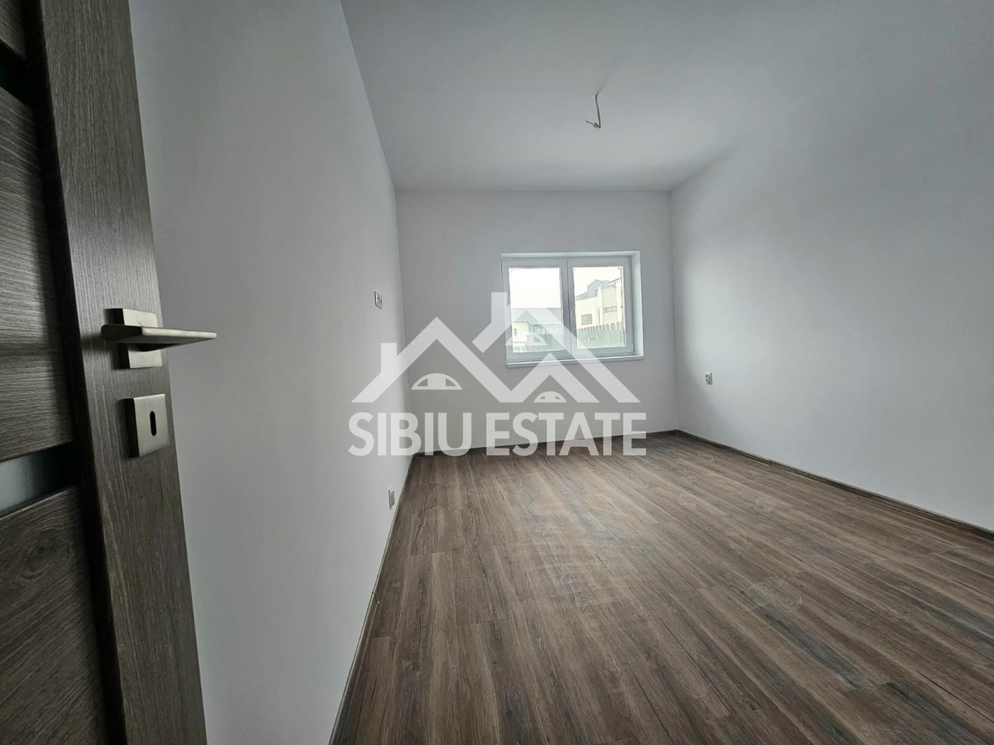Apartament NOU 2 camere, balcon cu boxa, parcare - Poză 5