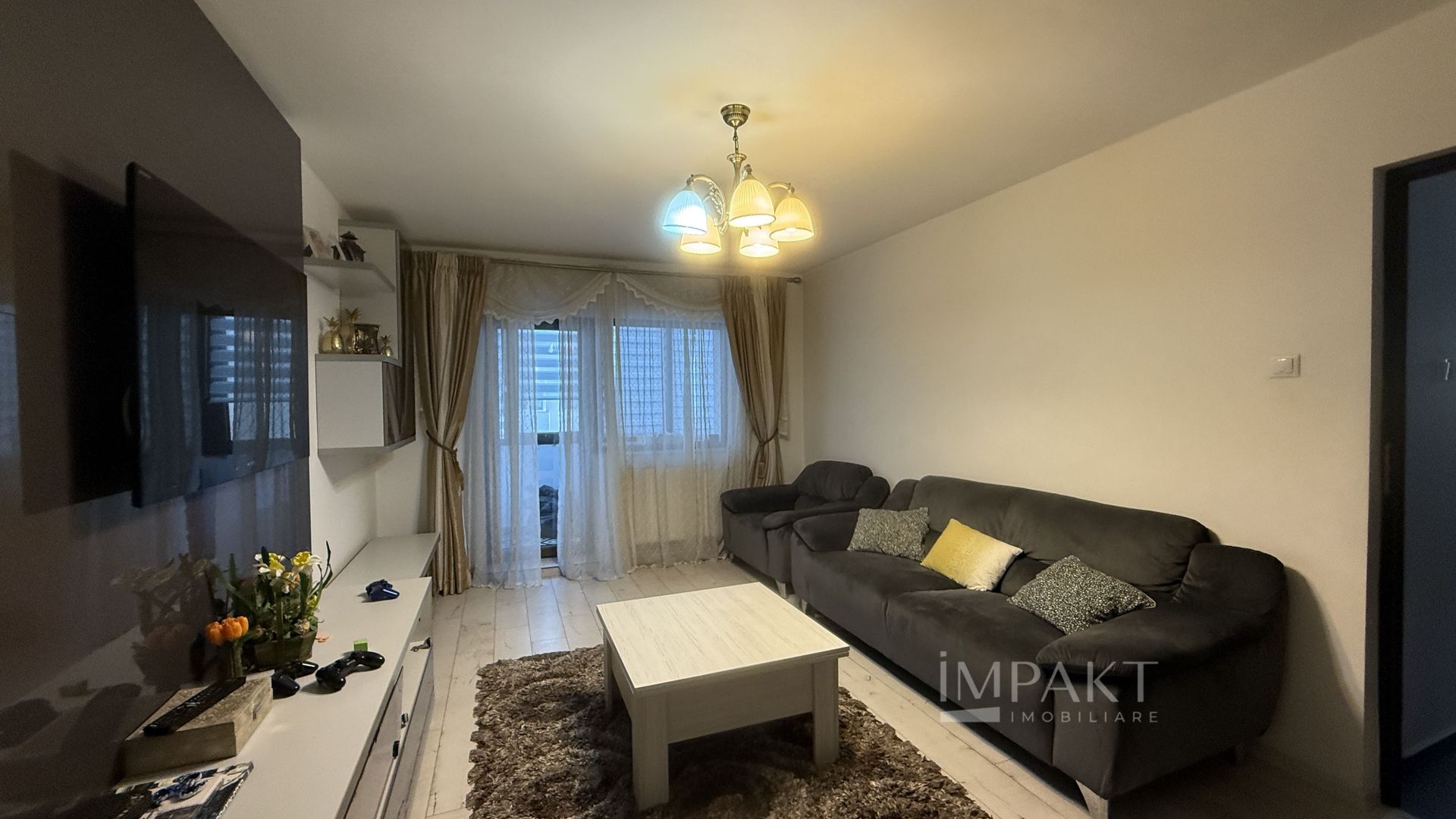 Apartament cu 3 camere decomandat Intre Lacuri aproape de Iulius Mall - Poză 3