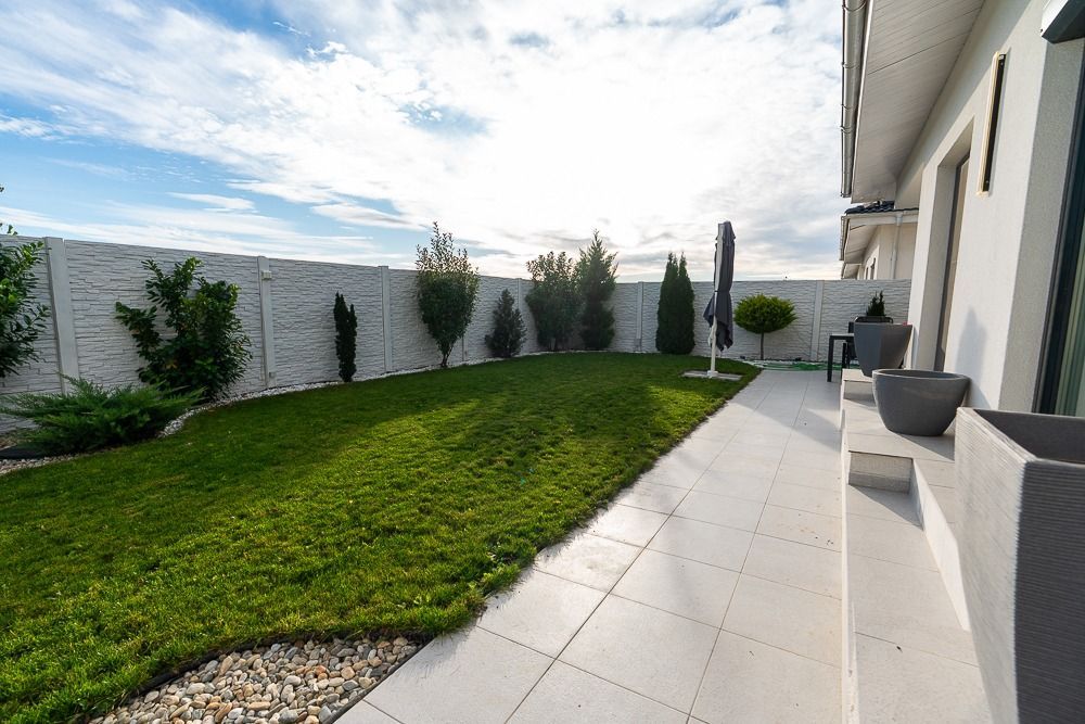 Casa deosebita cu finisaje premium si gradina privata Tunari - Poză 13