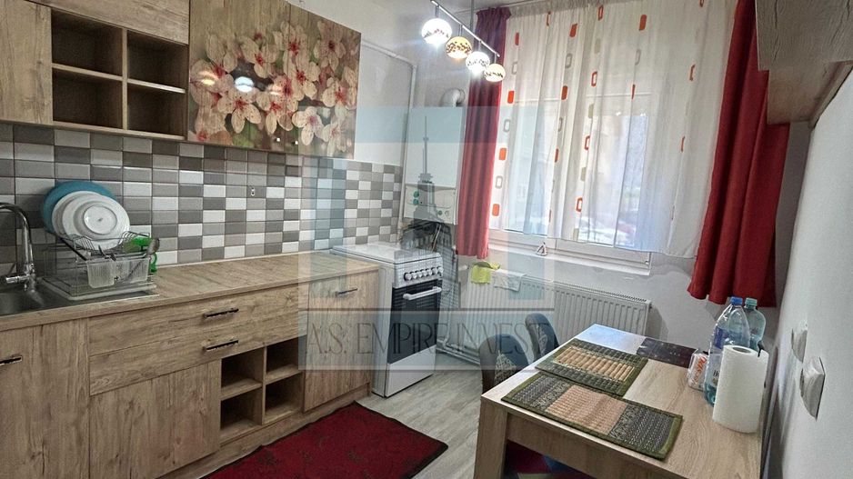 Apartament decomandat, cu 4 camere - str. Hărmanului - Poză 1