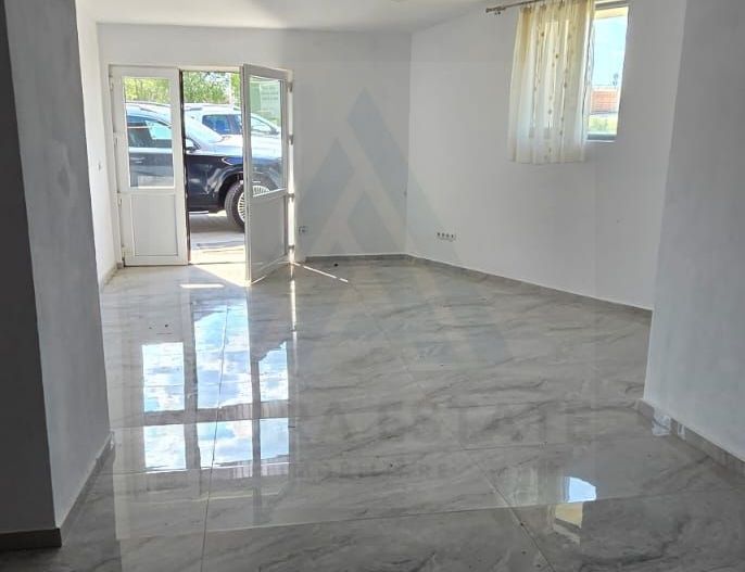 Spatiu comercial open space cu grup sanitar 120 mp utili Turnisor - Poză 1