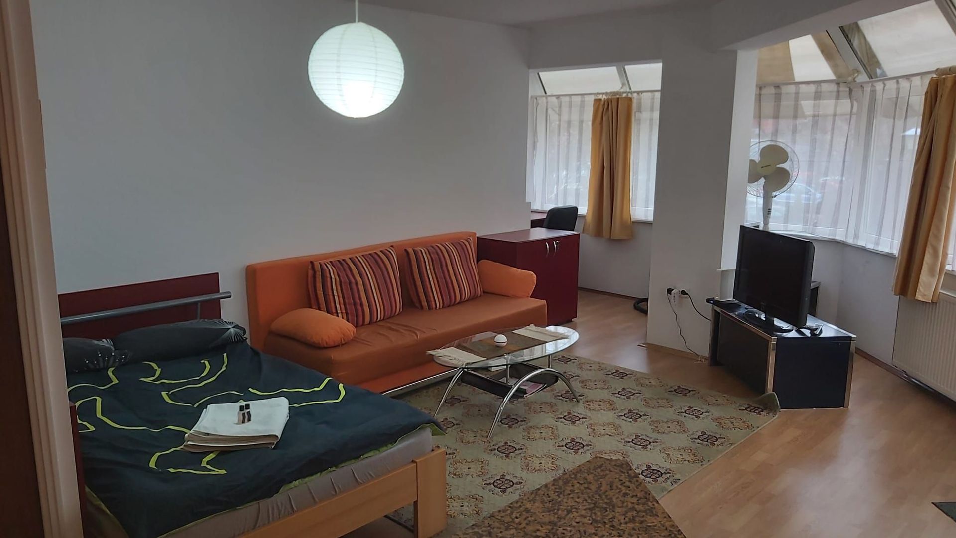Apartament cu o cameră pe termen scurt  /35 mp/ intrare separată/ finisat modern - Poză 1