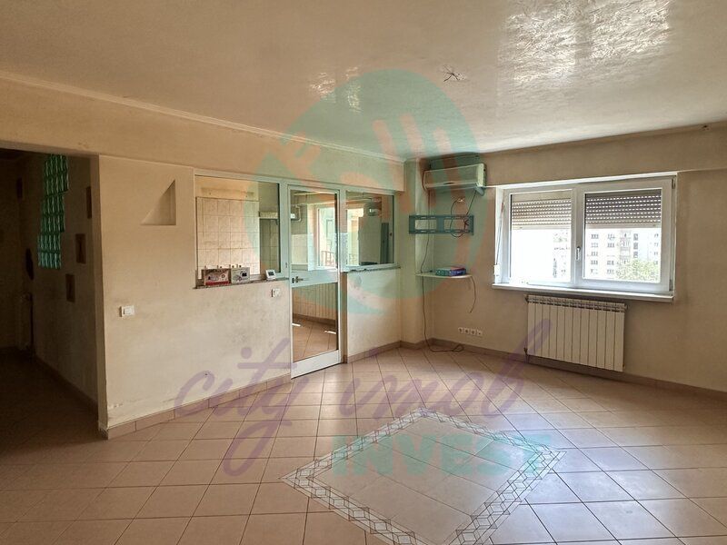 4 camere decomandate Cal Calarasilor - Poză 1