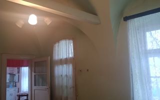 Casa | 40 MPU | Curte comuna | Zona Centrala - Poză 4