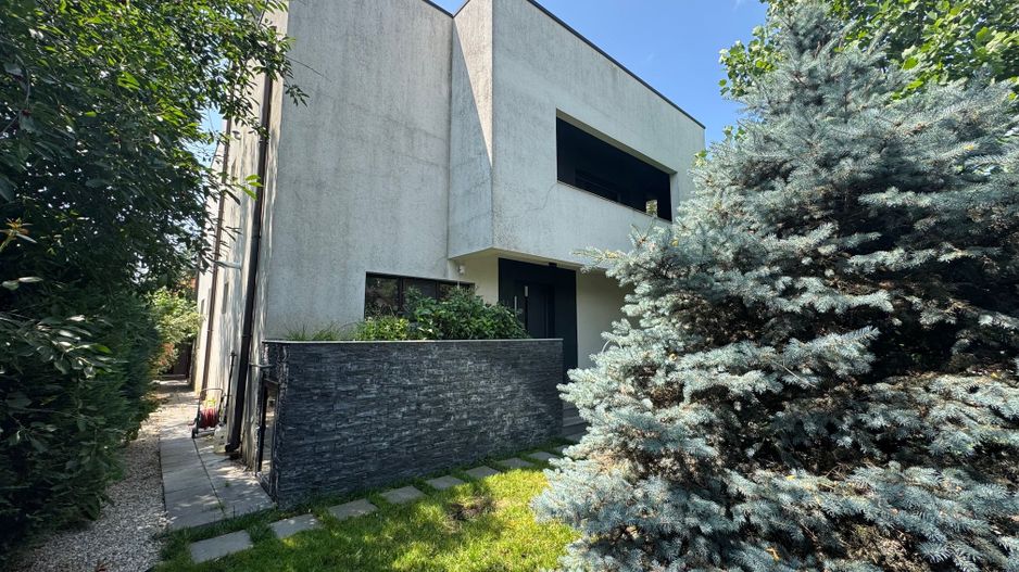 Vila de LUX Tunari, 214m2 utili, 600 curte - Poză 7