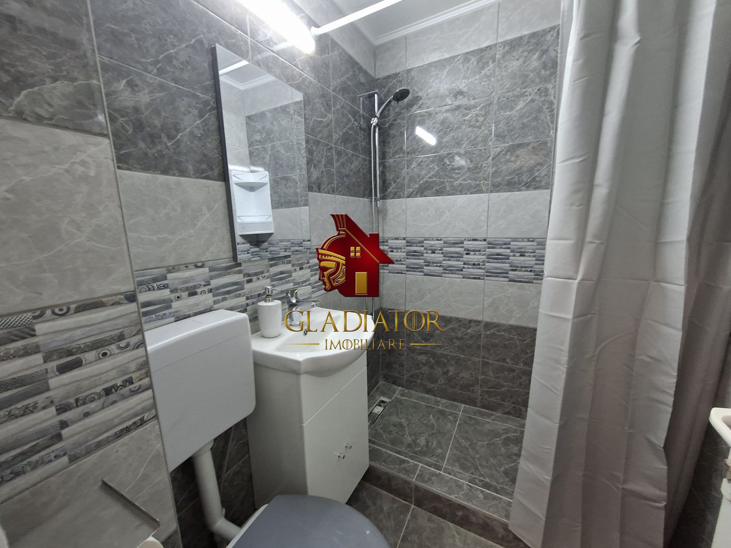 Garsoniera Alexandru cel Bun strada Plaiesilor, renovata, disponibila - Poză 3