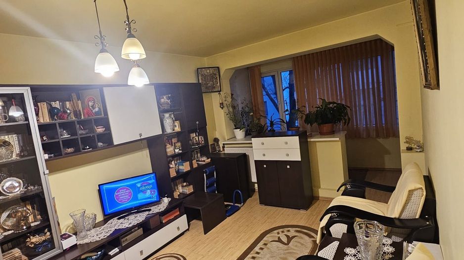 Apartament 3 decomandate- Brazda lui Novac - Poză 1