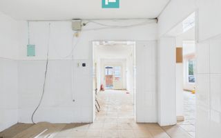 Casă solidă din cărămidă - zona centrală Șiria - Poză 8