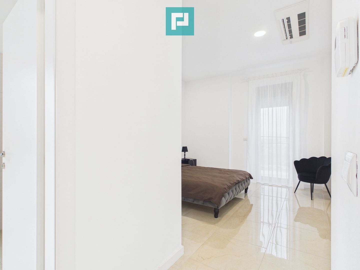 Penthouse premium, 4 camere, mobilat, 2 balcoane - Poză 17