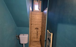 1 camera | centrala proprie | curte generoasa | zona excelenta | - Poză 9