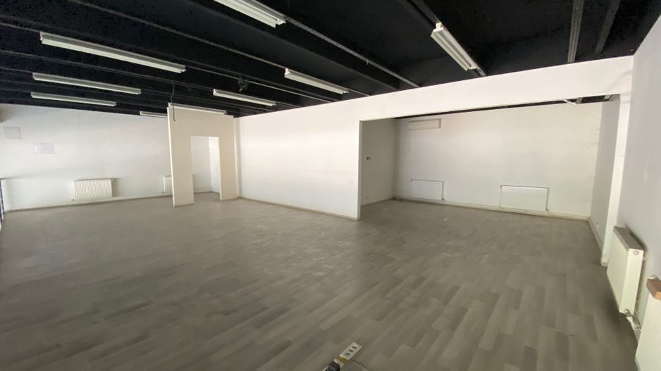 Spatiu comercial cu parcare - Poză 12