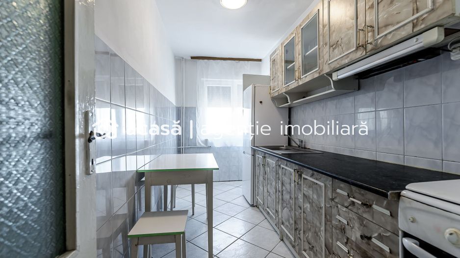 Vândut! Apartament cu 3 camere zona Lebăda cartier Aurel Vlaicu - Poză 2
