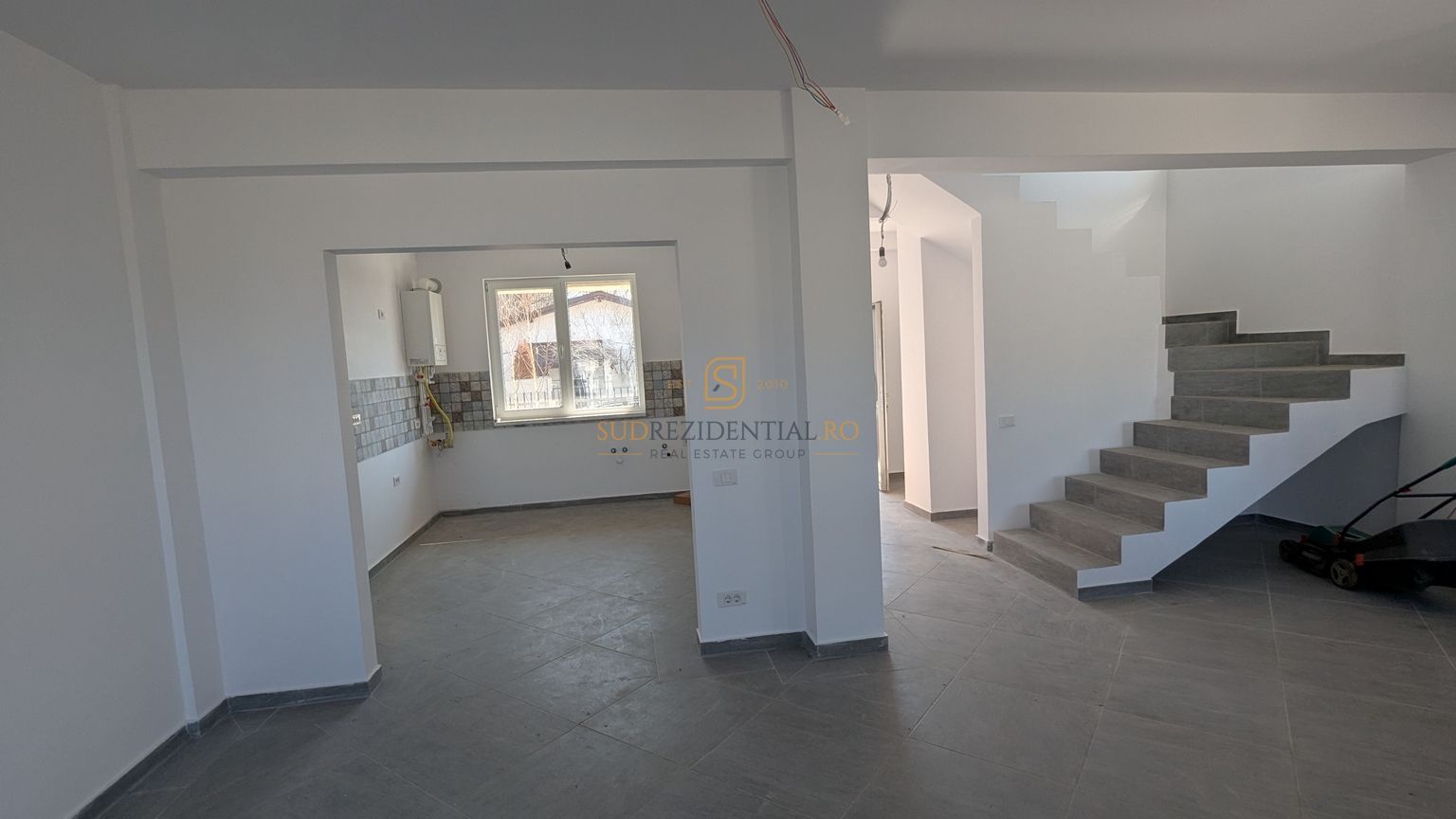 Vila excelenta tip duplex, P+1+Mansarda, Comuna Berceni - Poză 3