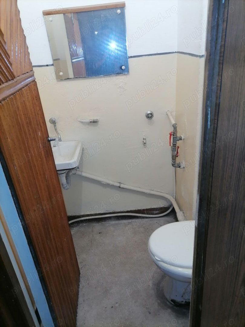 BRASADAS vinde apt 4 camere etaj 4/4 in centru. - Poză 4