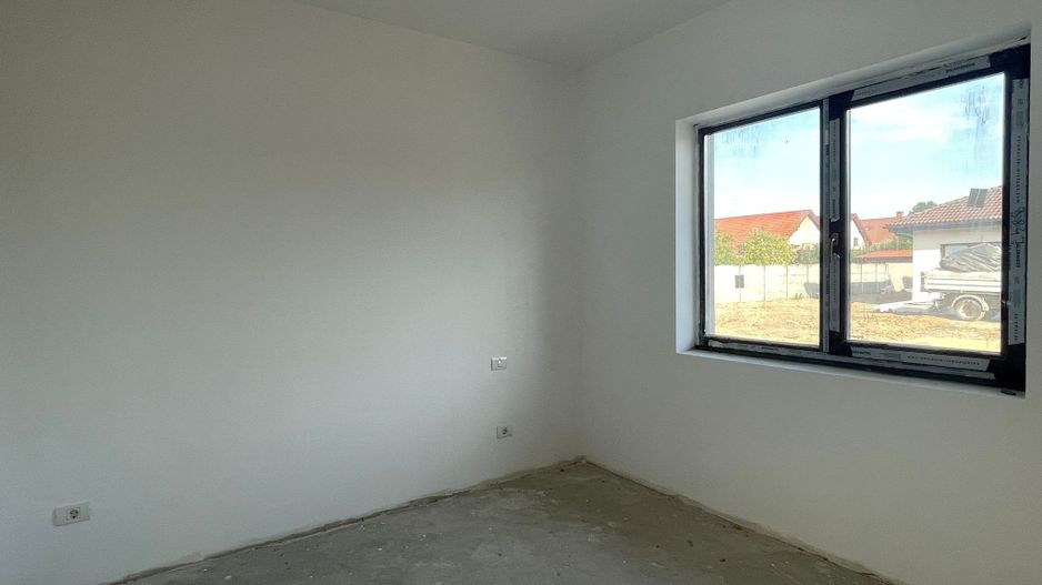 Duplex pe parter 4 camere - Mosnita Noua - Poză 10