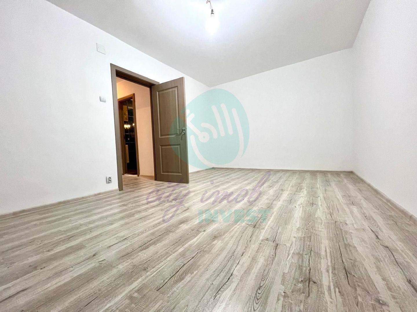 2 camere cu CENTRALA PROPRIE- 13 Septembrie-Margeanului-1986 - Poză 1