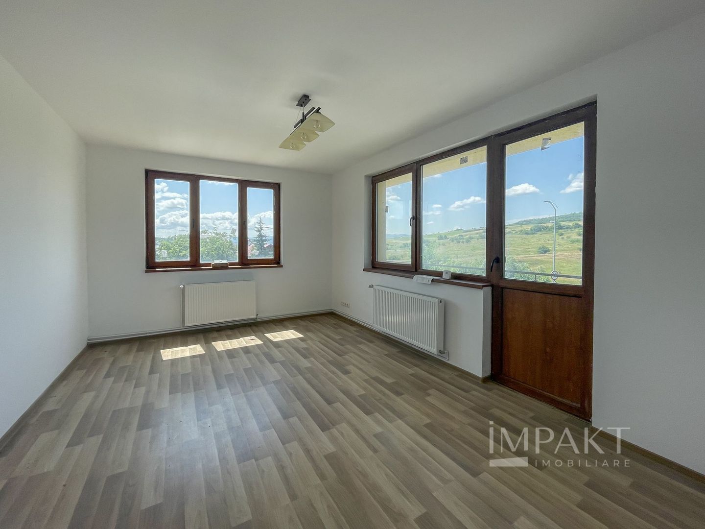 Casa individuala pe 3 niveluri pretabila pentru birouri, in cartierul Iris - Poză 5