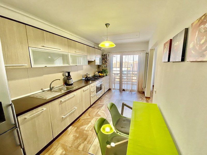 Apartament de inchiriat, zona linistita in cartierul Tractorul. - Poză 10