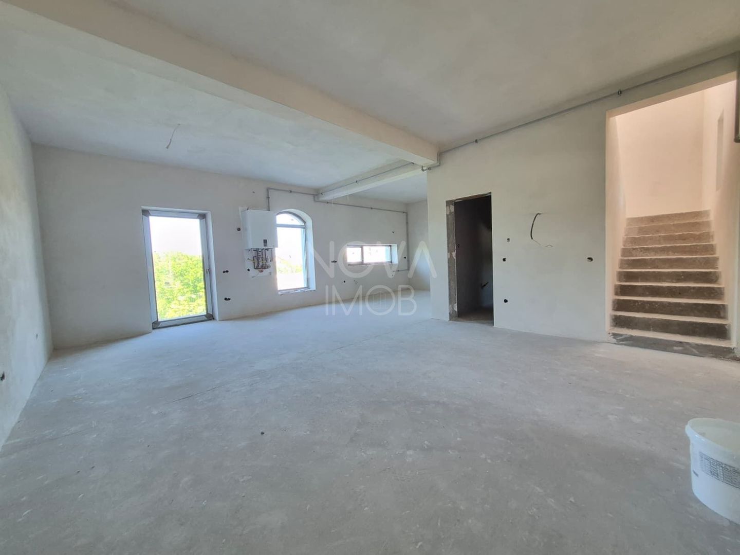 Casa generoasa cu 7 camere, 3 bai, dressing si parcare – Sura Mica - Poză 7