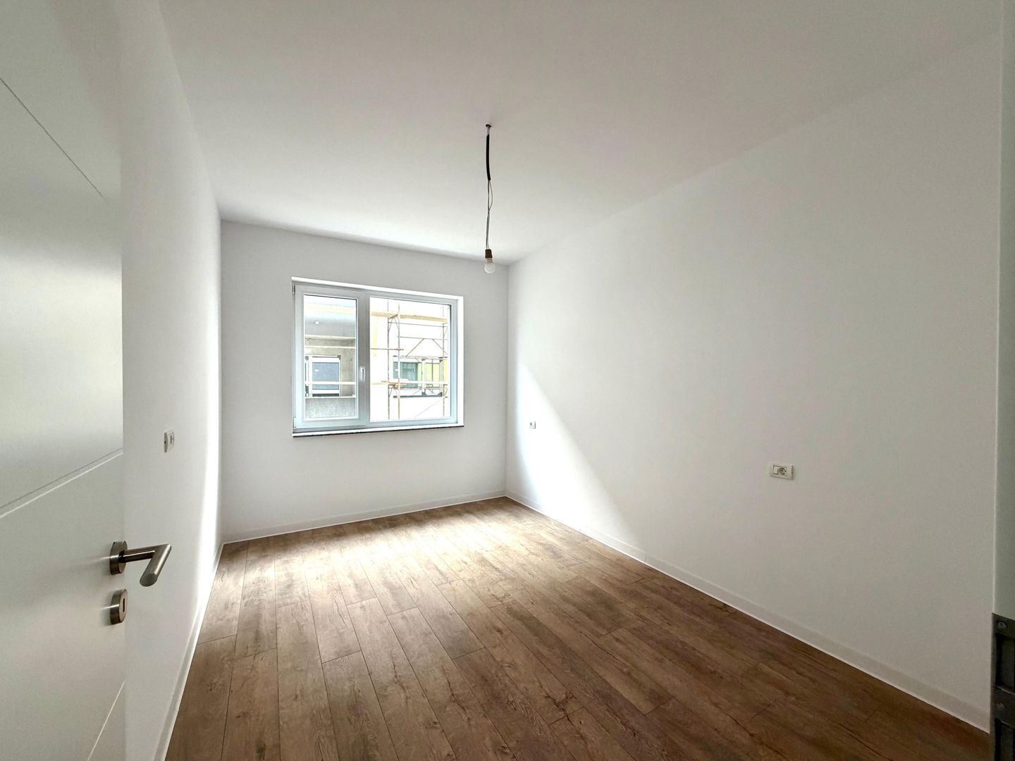 Apartament cu 2 camere  -  etaj 2 - Zona Hotel IQ - Giroc - Poză 2