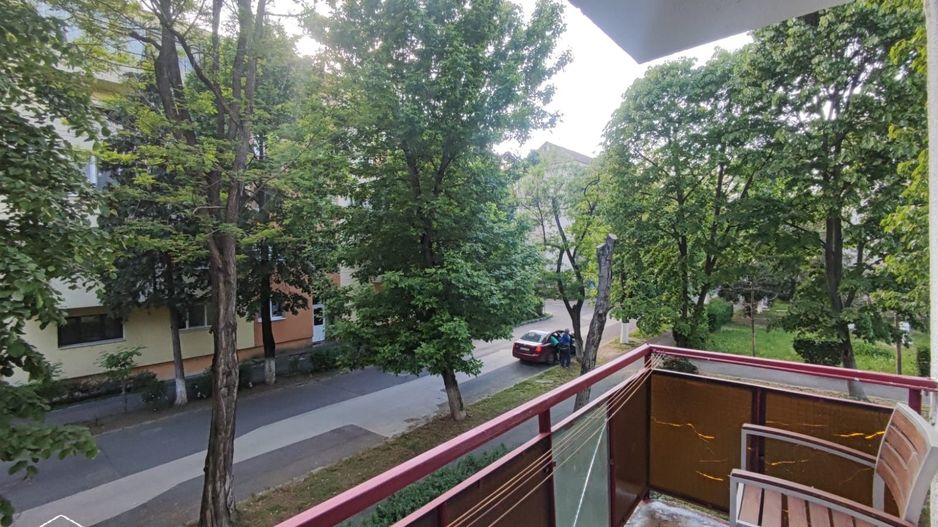 Apartament spatios la etajul 1, cu loc de parcare inclus, Micalaca, zona 300 - Poză 8