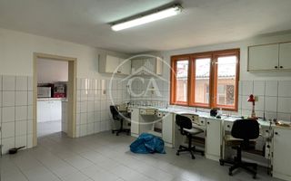 Casa de vânzare cu 8 camere de tip P+E+M in zona Rogerius, Oradea - Poză 9