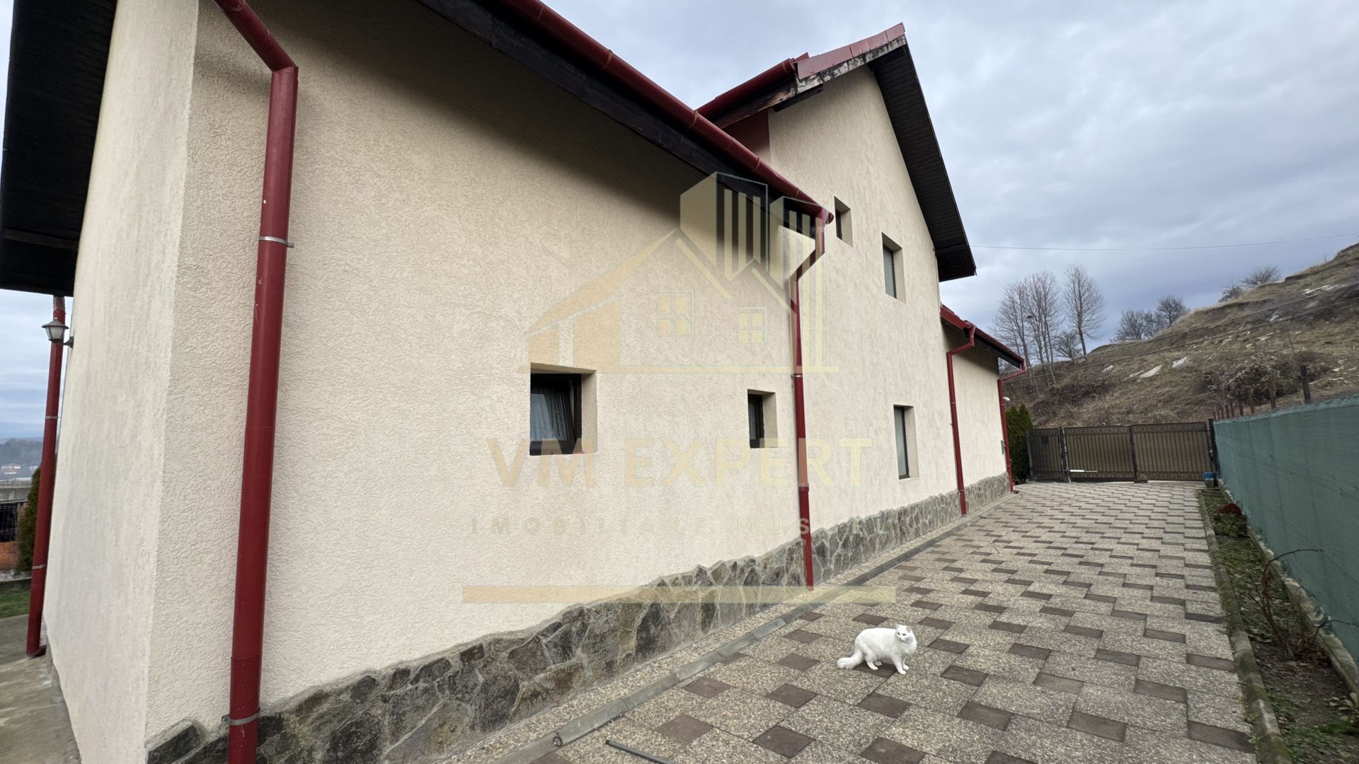 VILA 5 CAMERE 246 MP TEREN 817 MP CÂMPULUNG, 0 COMISION CUMPARATOR - Poză 30