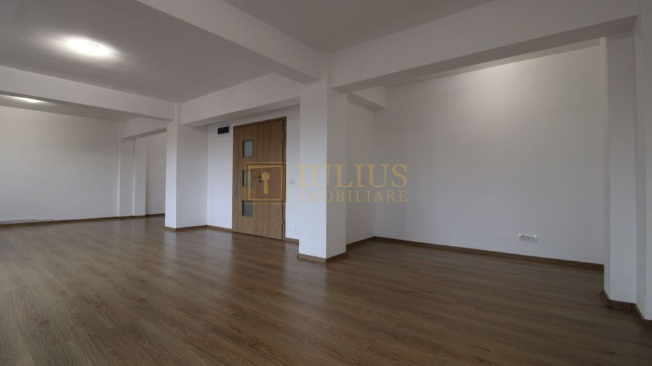 8 incaperi, 2 bai, centrala proprie, 3 locuri de parcare; Lipovei. - Poză 6