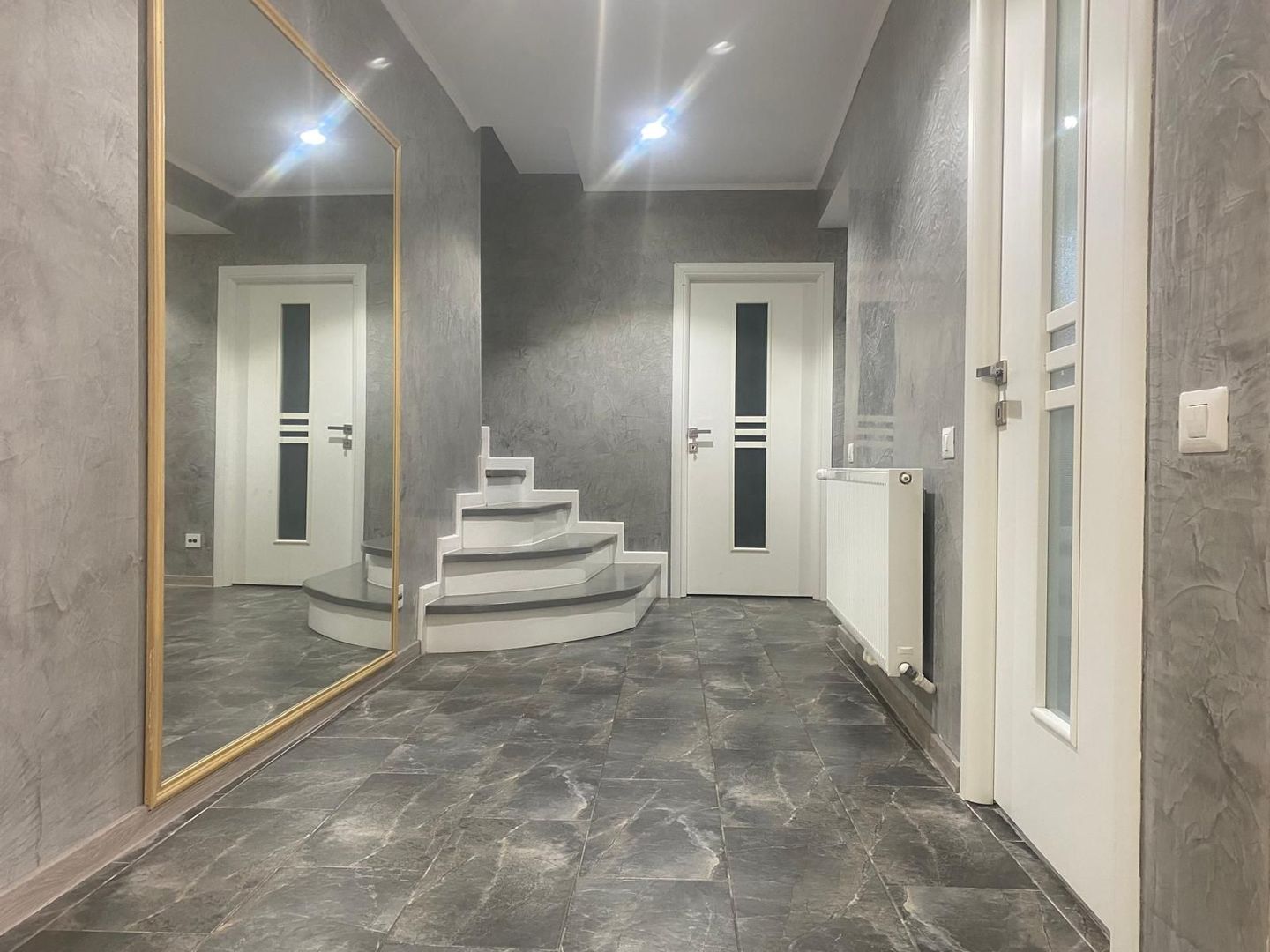 Gata de locuit! Vanzare casa cu 6 camere in Targoviste - Poză 11