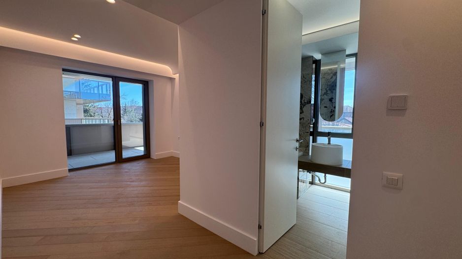 3 CAMERE || CORTINA 126 || EROUIANCU NICOLAE - Poză 3