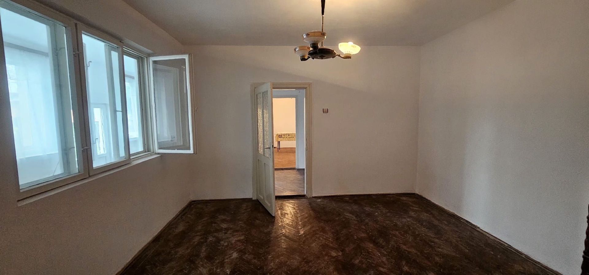 Casa din caramida – Zona Centrala, Parc CFR – Pret 170.000 EUR negociabil - Poză 1