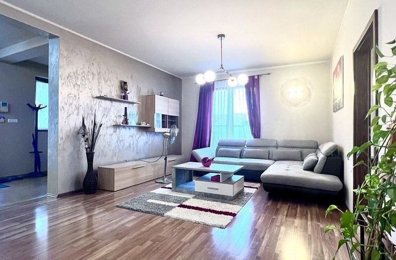 Apartament cu 3 camere,  terasa proprie - Ghiroda - Poză 2