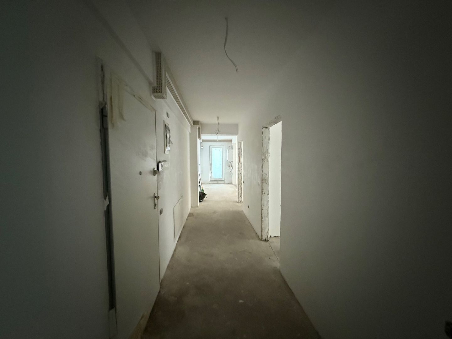 Apartament 4 Camere de Vanzare - Poză 9