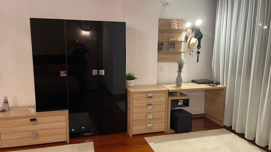 Închiriere Apartament cu 3 camere, 140 mp, parcare subterana, centrala proprie - Poză 5