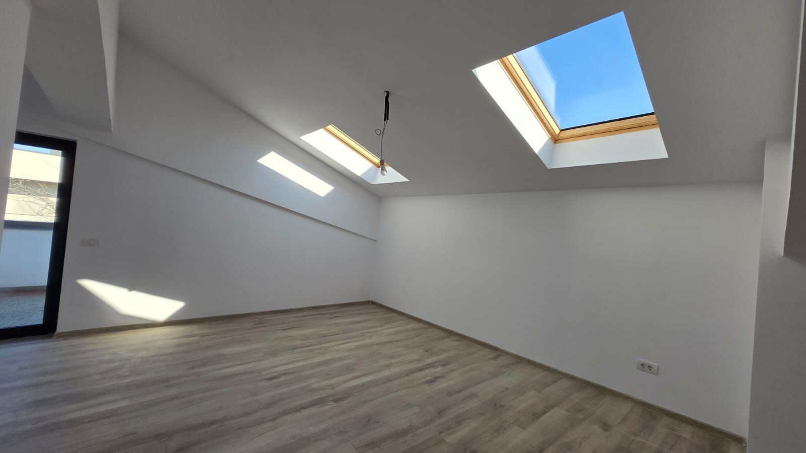 Apartament 3 camere-gata de mutare-Berceni! - Poză 2