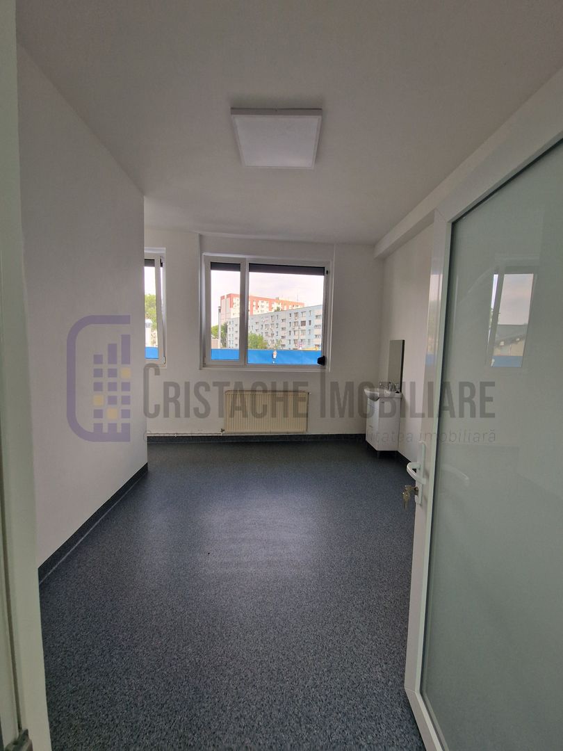 Spatiu comercial renovat si amenajat pentru a fi folosit ca o clinica medicala - Poză 9