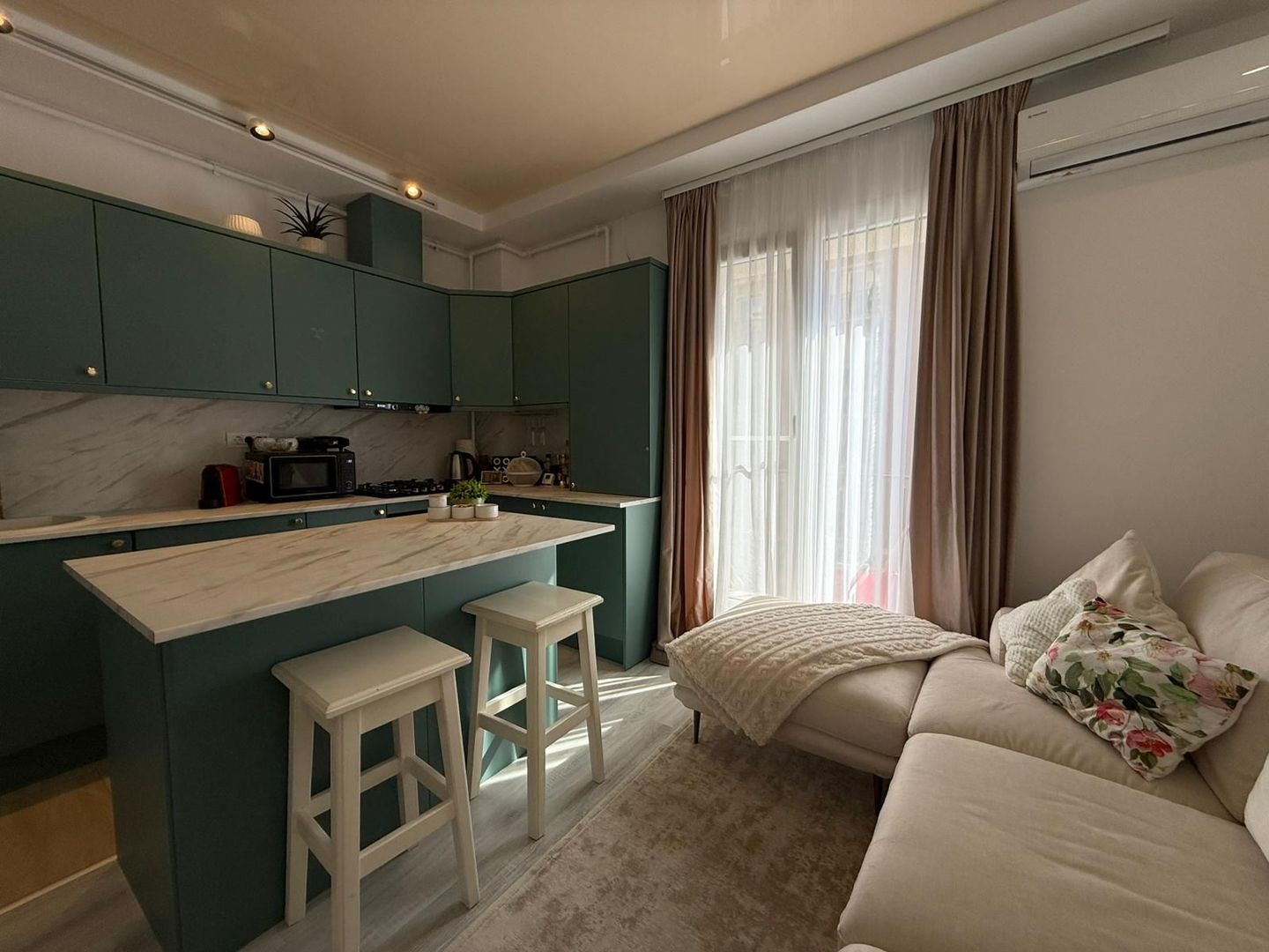 COSMOPOLIS - Apartament cu 2 camere, mobilat si utilat. - Poză 6