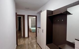 Apartament cu 3 camere – 13 Decembrie,  Coresi la 5 minute pe jos. - Poză 5
