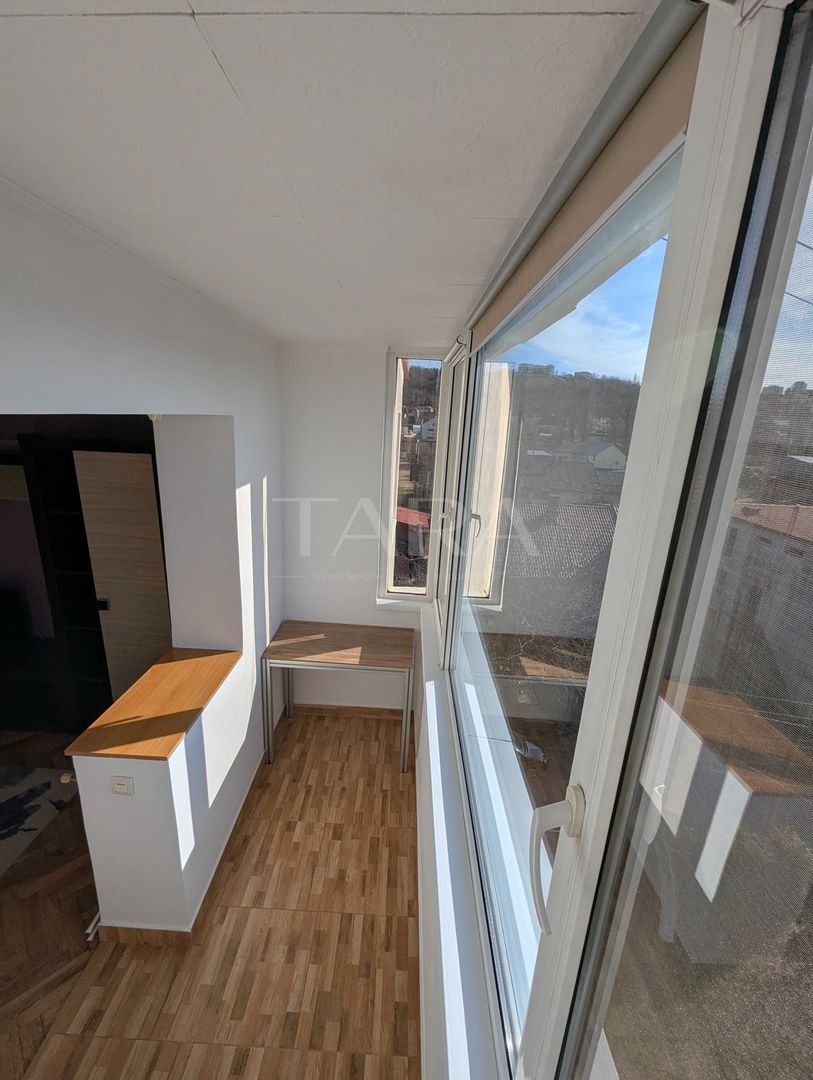 Apartament 2 camere decomandate, balcon închis, renovat, mobilat și ut - Poză 3