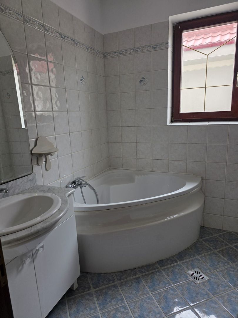 Vila de inchiriat - Poză 32