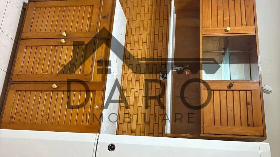 De vanzare apartament cu 2 camere - Poză 1