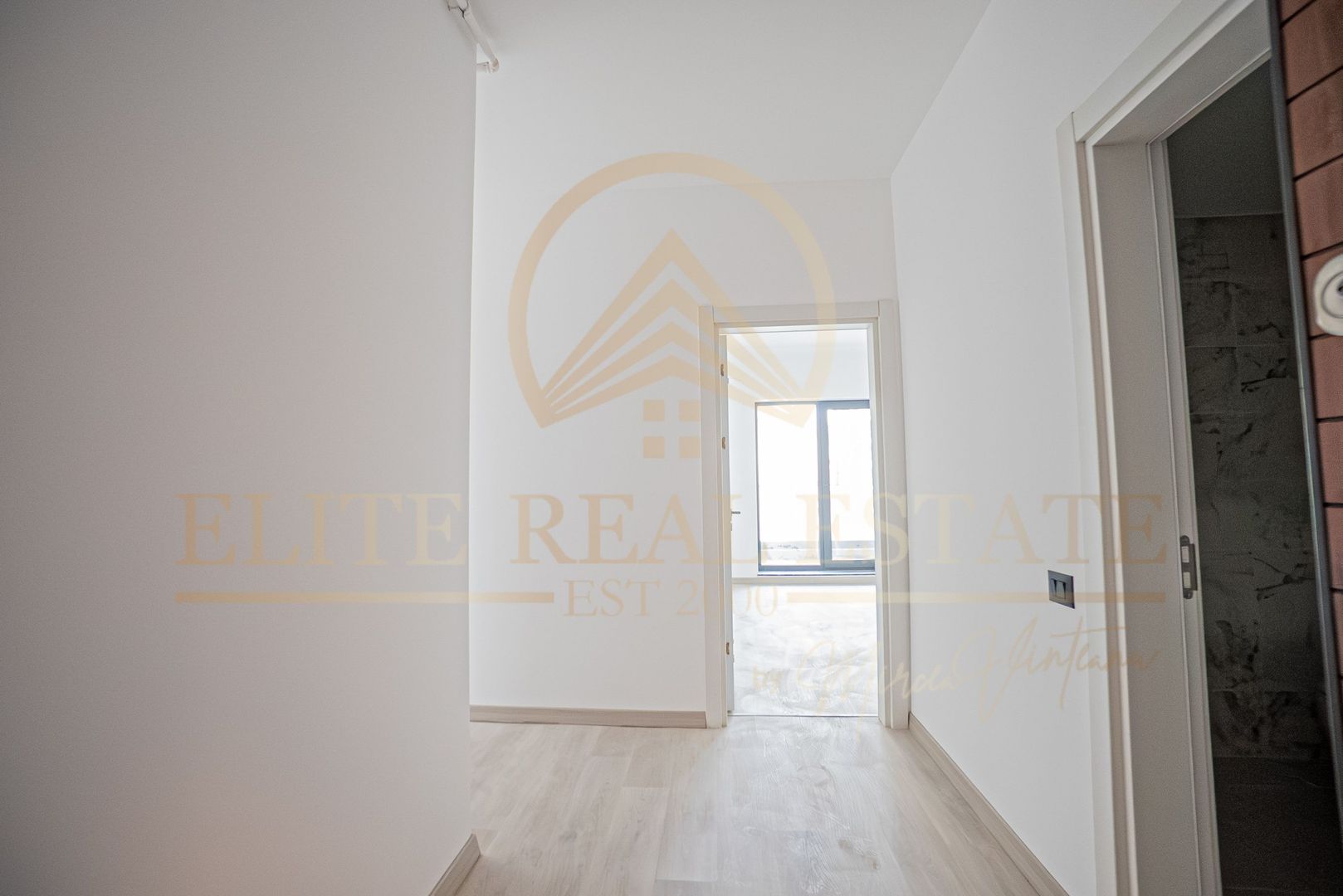 Tomis Plus - Celine Elegance - Vânzare apartament cu 3 camere, etaj 2. - Poză 2