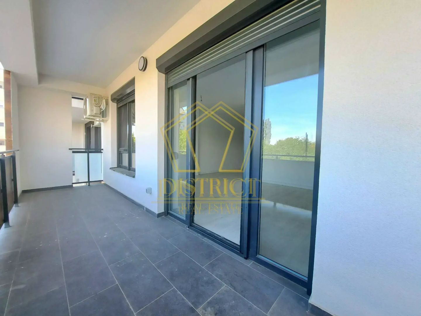 Apartamente finisate cu o camera | Terasa 9 mp | Torontalului - Poză 3
